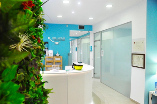 Clínica Dental Alós Cortés | Blanqueamiento Dental, Implantes Dentales, Ortodoncia en Madrid